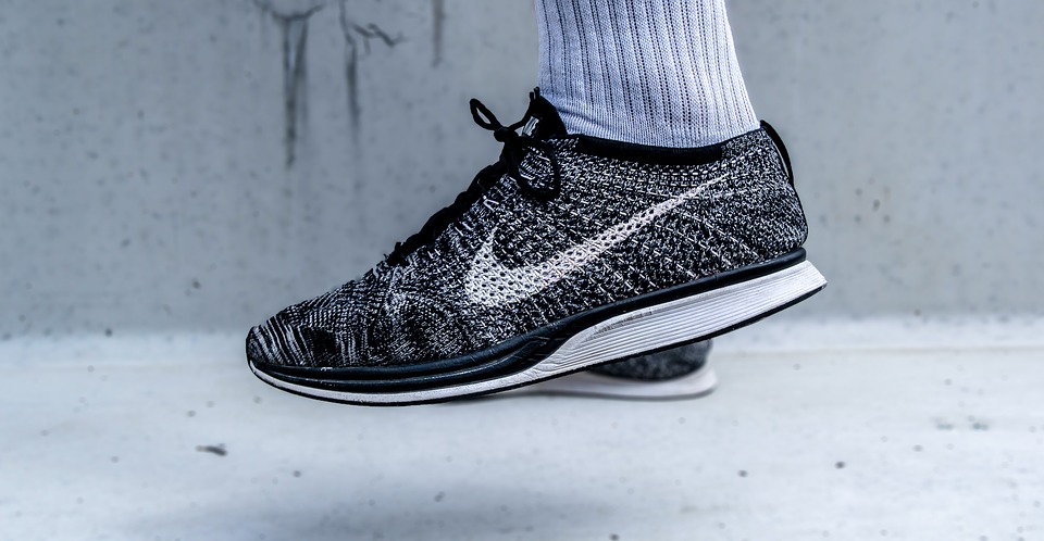 FlyKnit Racer Oreo